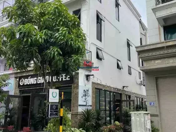 Bán gấp căn góc xẻ khe 90m2, MT 21m, 5 tầng đã hoàn thiện đẹp ngay hồ Gia Lâm, Quận uỷ
