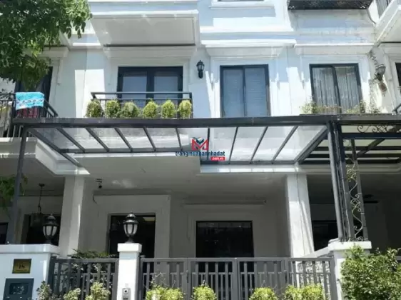 Cần bán gấp nhà phố 5x20m Lakeview City view hồ, 1 trệt 3 lầu, giá tốt 20 tỷ