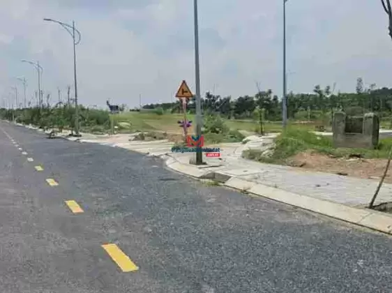 Bán đất mặt tiền Tắc Xuất 10x30m, DT 300m2, lô góc full thổ cư. MTG
