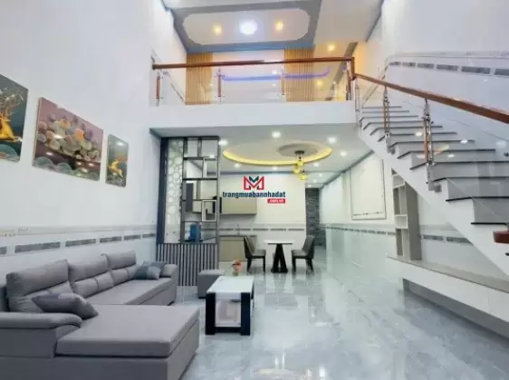 Bán gấp nhà góc 2 mặt tiền sổ hồng riêng thổ cư 100%, gần chợ ngã 4 Phú Thọ