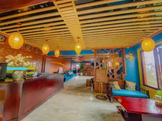 Chính chủ bán khách sạn 8 tầng ở trung tâm SaPa