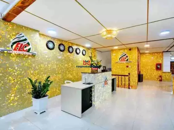 Bán khách sạn thiết kế hiện đại cách Hồ Xuân Hương 400m. Nằm ngay khu trung tâm ấp ánh sáng