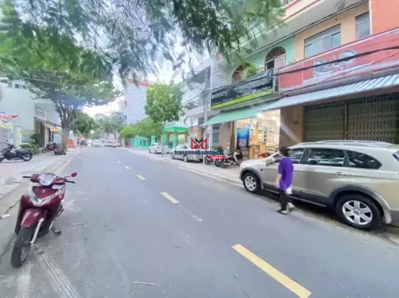 Bán nhà 4 tầng kinh doanh mặt tiền Hoàng Văn Thụ - Phương Sài - Nha Trang
