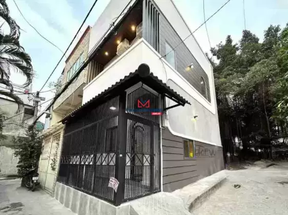 Cực hiếm nhà sát vách Quận 1, khu Phan Xích Long, 3 mặt hẻm oto, ngang 4.3m, 2 tầng, 3PN, 5.6 tỷ