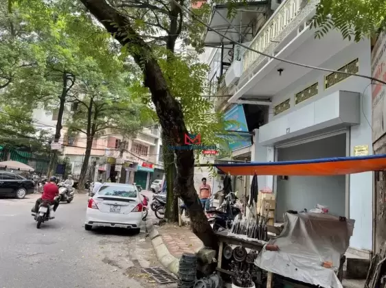 Bán nhà mặt phố Đồng Nhân khu kinh doanh sầm uất phụ tùng ô tô của Hà Nội