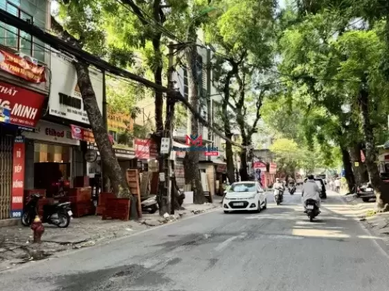 Bán nhà mặt phố La Thành, 5 tầng mới 24 tỷ phố sầm uất kinh doanh