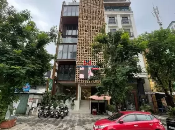 Bán nhà mặt phố Lạc Long Quân DT 120m2, MT 9m, 7 tầng