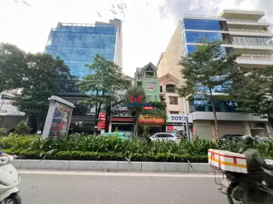 Bán nhà mặt phố Lạc Long Quân, Xuân La 195 tỷ 266m2