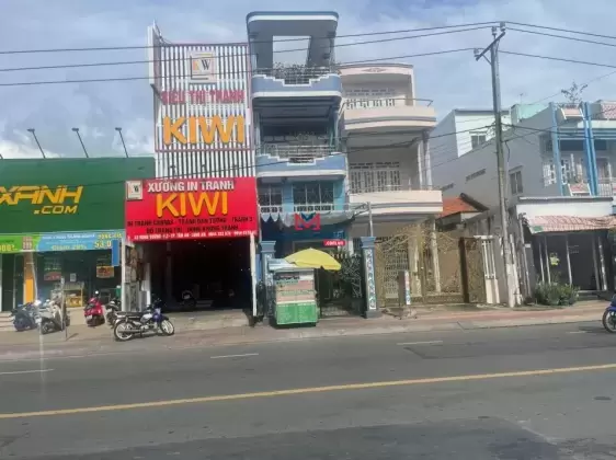 Bán nhà mặt tiền Hùng Vương đối diện UB TP Tân An