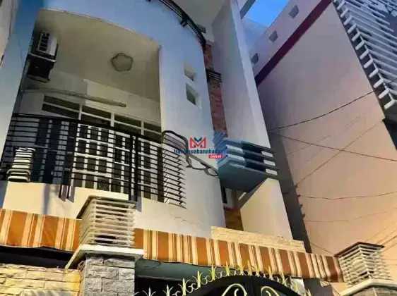 Cần xoay tiền bán gấp nhà trung tâm 81,9m2 - Nguyễn Trãi, P. Nguyễn Cư Trinh, Q. 1, HXH