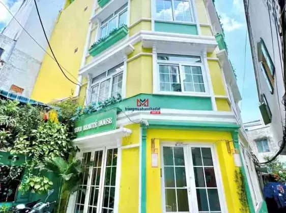 Bán nhà trung tâm Quận 1 gồm trệt, 3 lầu, tổng 9 phòng ngủ