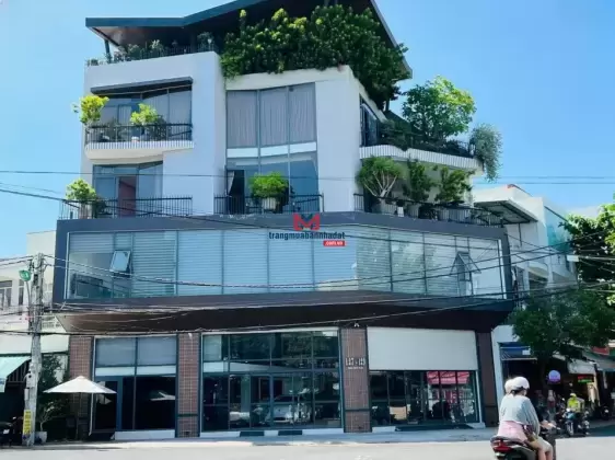 Biệt thự 5 tầng góc 2 mặt tiền trung tâm phố Nha Trang