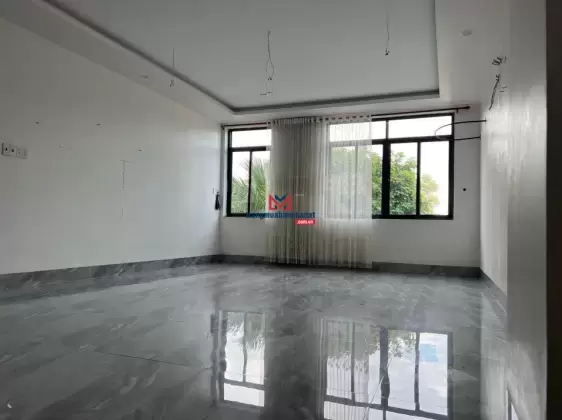 Nhà mặt tiền đường Hùng Vương ND bên cạnh Aeon Mall