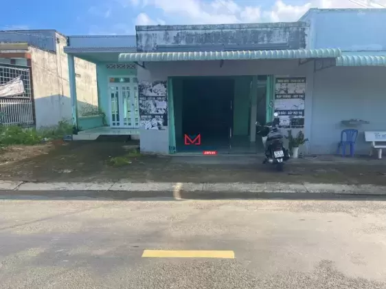 Nhà mặt tiền kinh doanh 5x25m, ngay trung tâm chợ Ngã Từ Thanh Phú Long