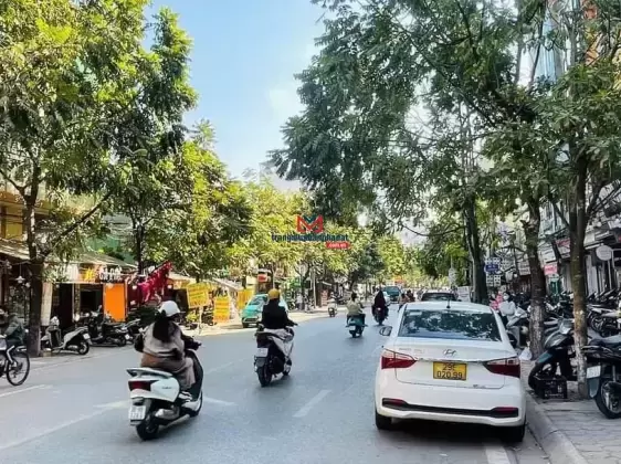 Siêu phẩm mặt phố Dương Văn Bé, lô góc 3 mặt tiền, DT 120m2