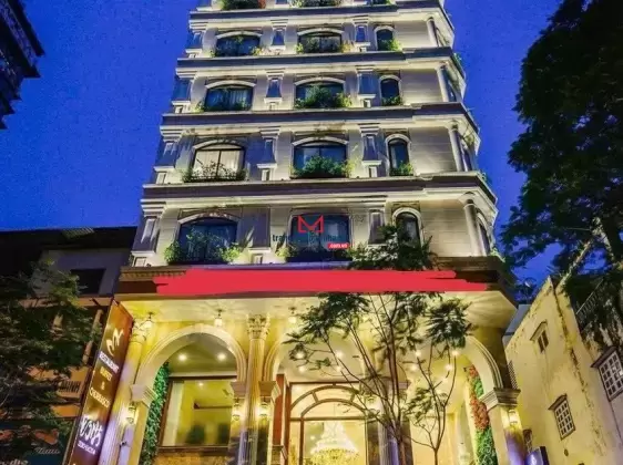Bán khách sạn mặt tiền Bùi Viện, 120 tỷ TL. DT = 8 x 20m = 160m2 = Hầm + 9T
