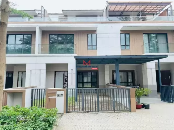 Bán gấp căn nhà Phố Zone 8 Swanbay