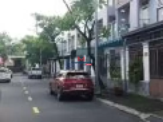 Cần bán nhà phố trệt 2 lầu trung tâm Phú Lợi