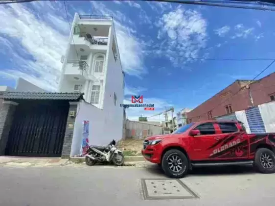 6,43 tỷ TL 95 m2. Ngang 5,8 dài 16 MT kinh doanh 520 hiệp binh Phước thủ Đức đối diện vạn phúc .