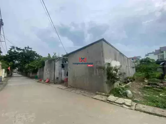 Bán đất vị trí đắc địa, trung tâm thị trấn