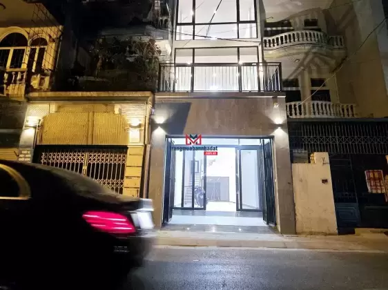 Bán gấp nhà mặt phố Nguyễn Viết Xuân, Thanh Xuân. 70m2, 4 tầng