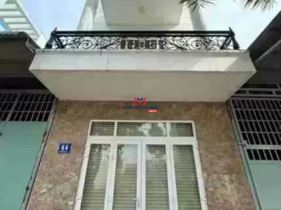 Nhà trục chính A2 Hưng Phú, lộ 30m, 4 phòng ngủ, sổ hồng, Đông Nam, sân oto
