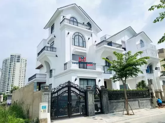 Căn biệt thự Ung Văn Khiêm Q. Bình Thạnh, DT 8mx25m